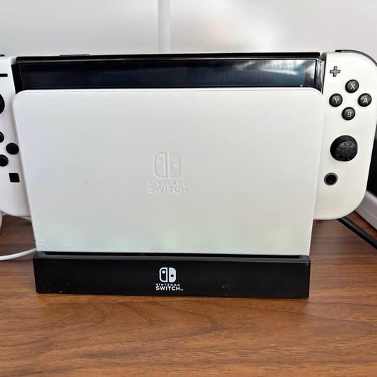 Nintendo Switch OLED + accessories