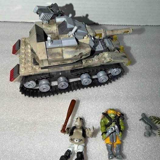 Teenage Mutant Ninja Turtles jungle takedown Tank building set
