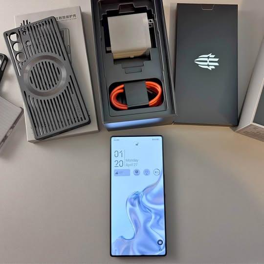 Nubia RedMagic 10 Pro 16GB Ram/513GB Storage (Cracked Screen)