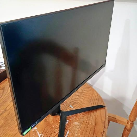 27" LG ULTRA GEAR GAMING MONITOR 165 Hz refresh