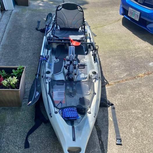 Fishing kayak
