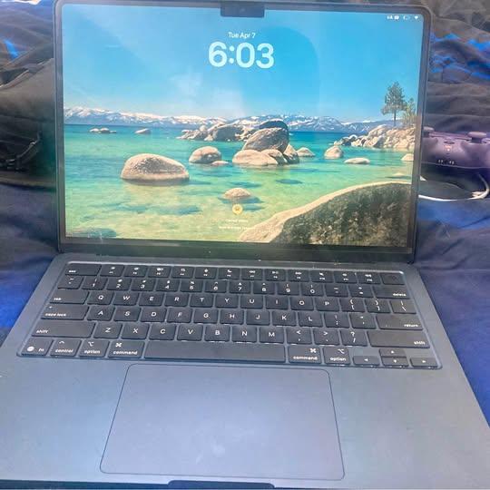 2025 Apple MacBook Air M4 13”