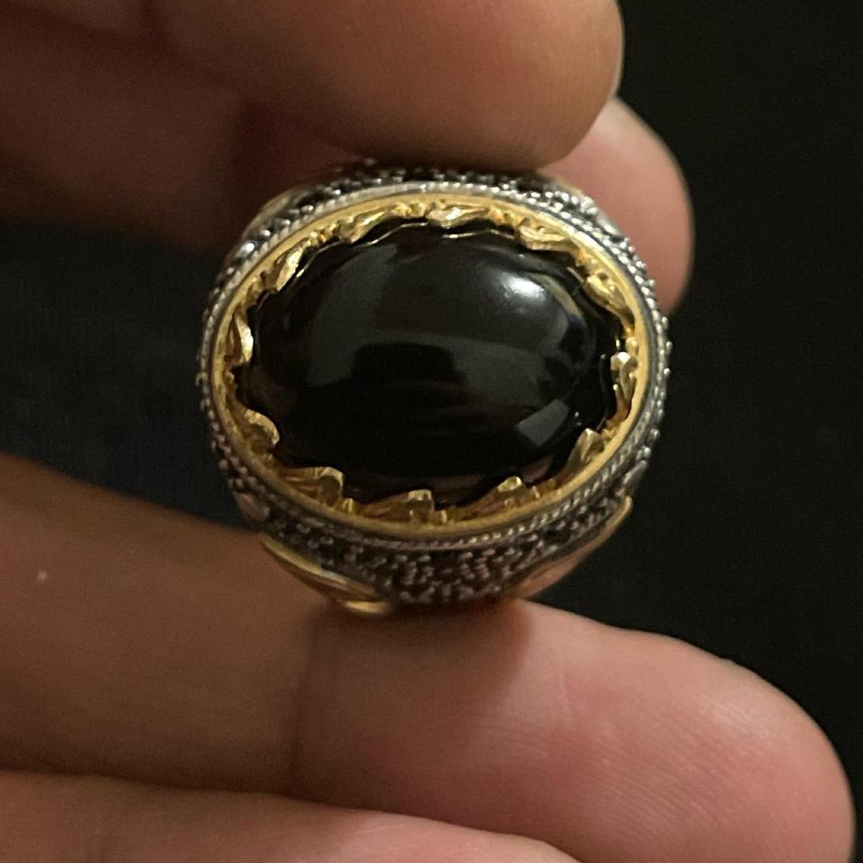 Onyx Is A Grounding Stone 3