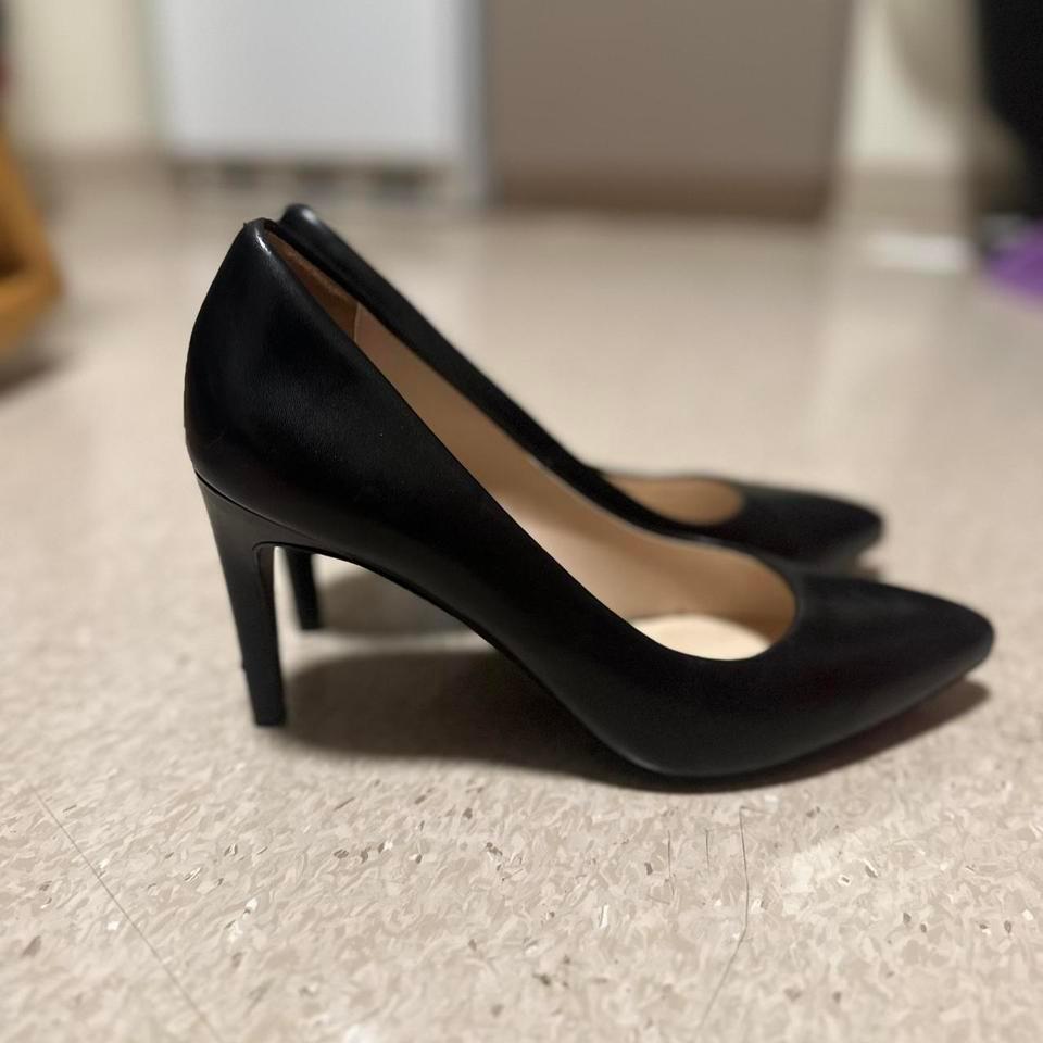 Black Leather Pointed Toe Pumps B01c 2