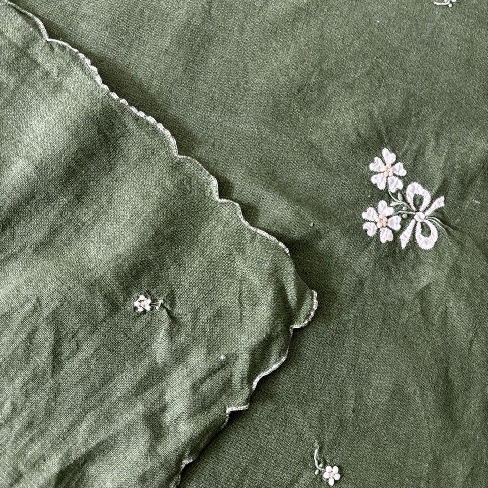 40 In2 Scallop Ham Tablecloth D733 6