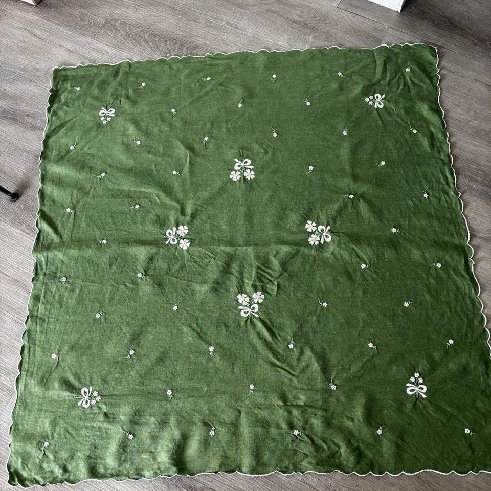 40 In2 Scallop Ham Tablecloth D733 4