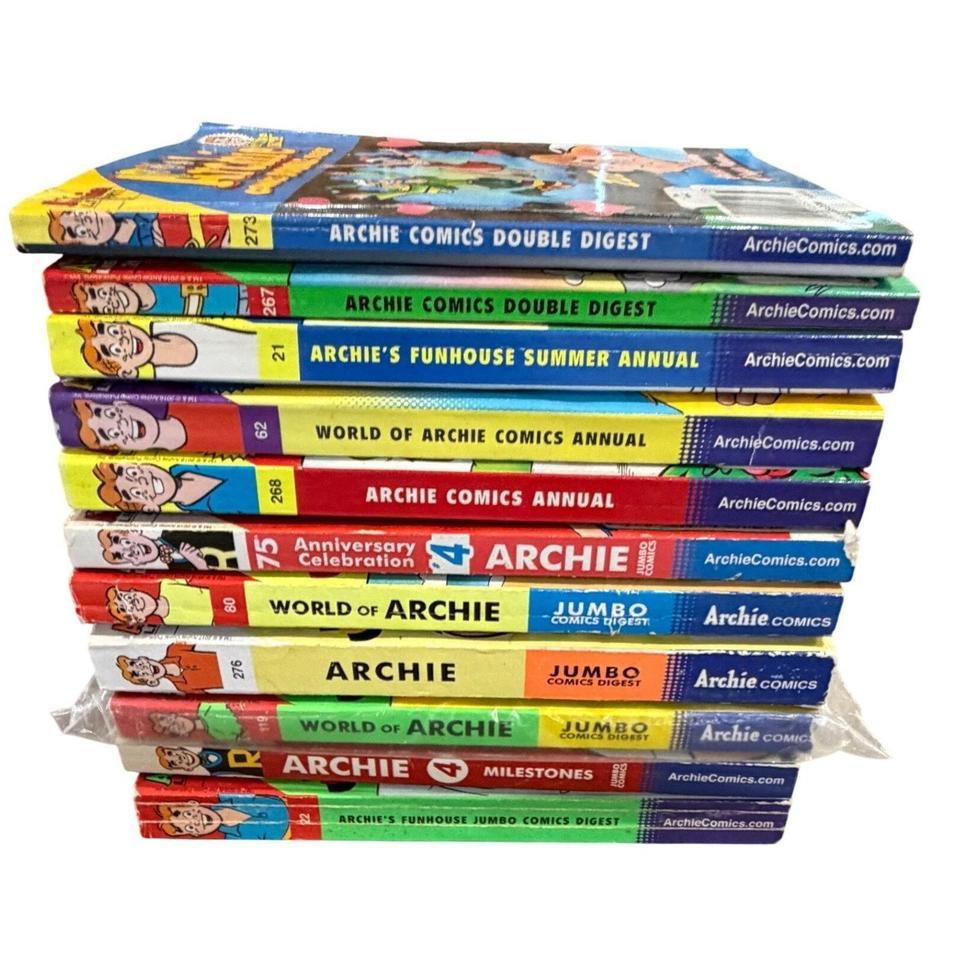 Lot Of 12 Archie Comics 3319