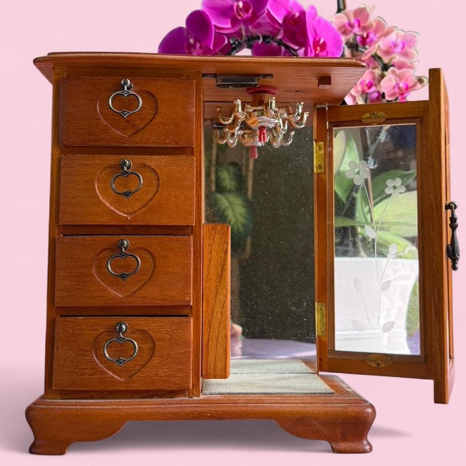 Wooden Vintage Jewelry Box With 3367