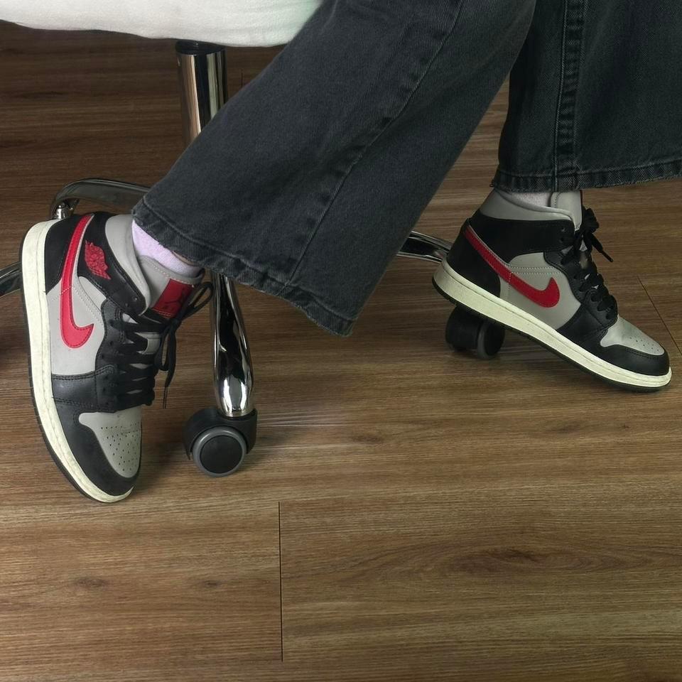 Nike Air Jordan 1 Mids 63f8 3