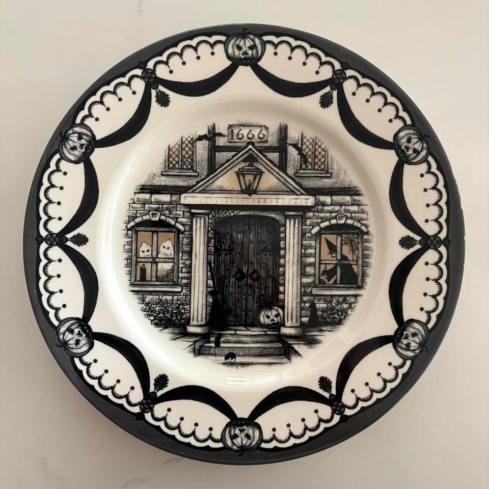 Royal Stafford Halloween Dinner Plates 9326