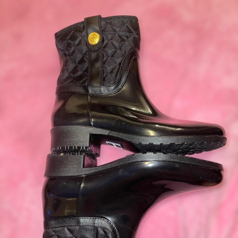New Tommy Hilfiger Size 7m 2