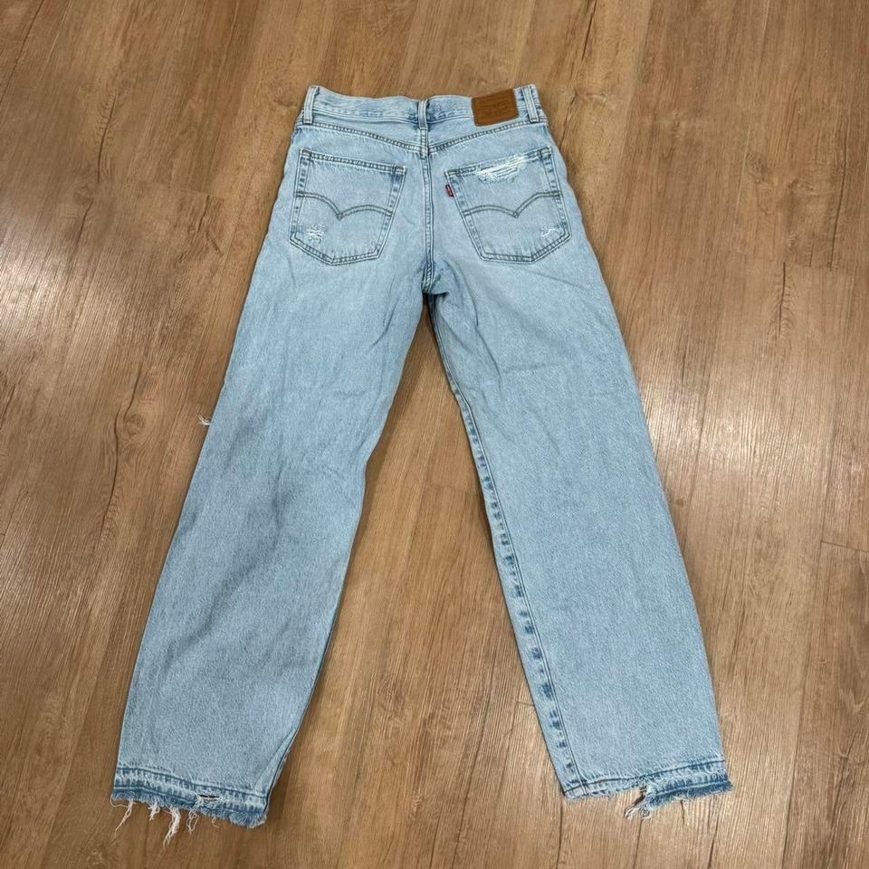 Baggy Dad Distressed Levis Jeans D836