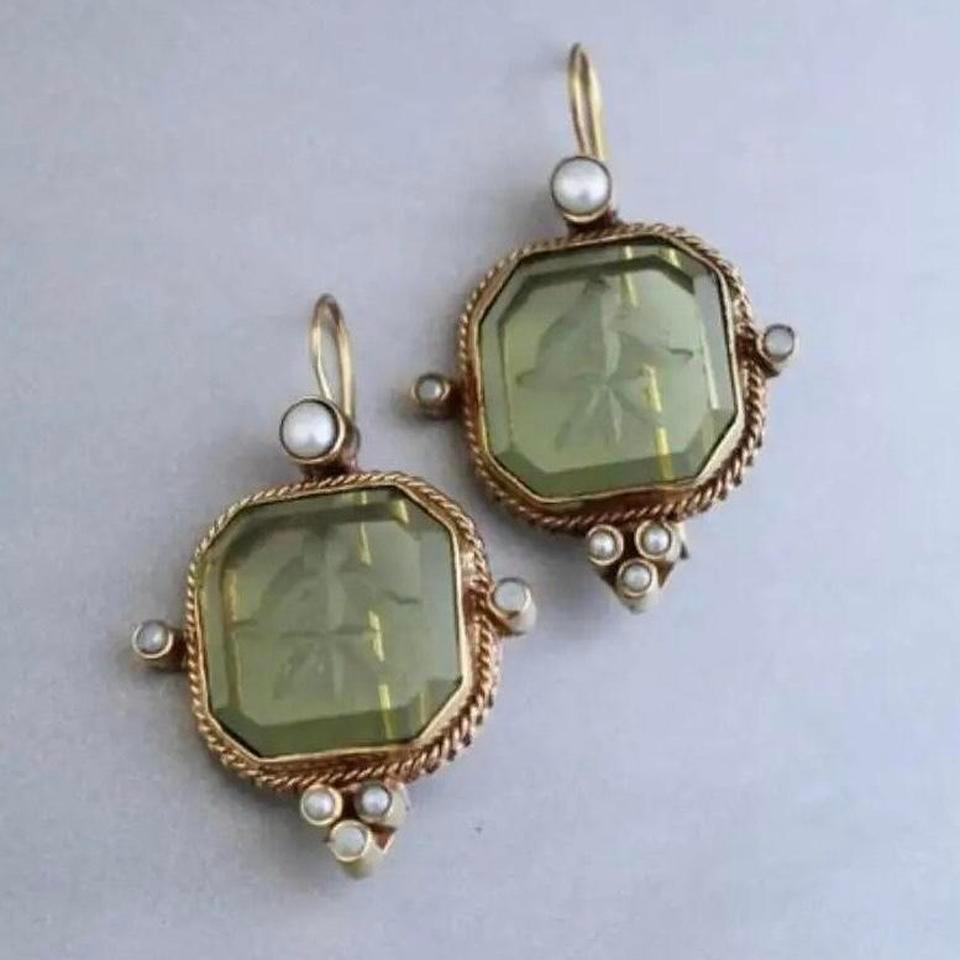 Green Glass And Pearl Earrings Be82 3