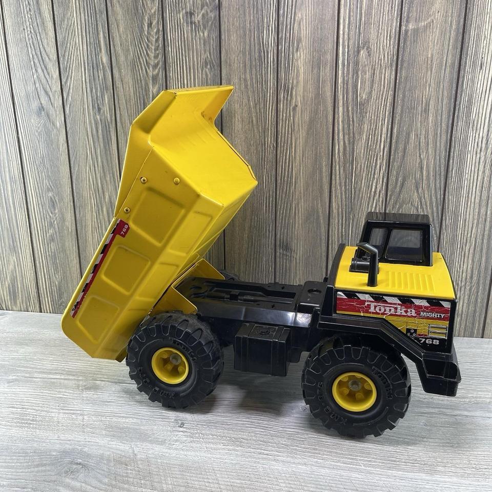 Tonka Mighty Dump Truck 768 2