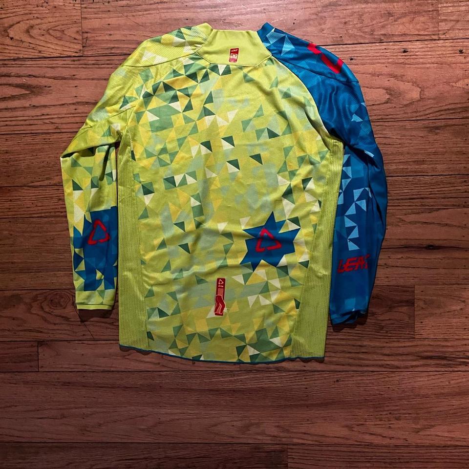 Green And Blue Leatt 100 3