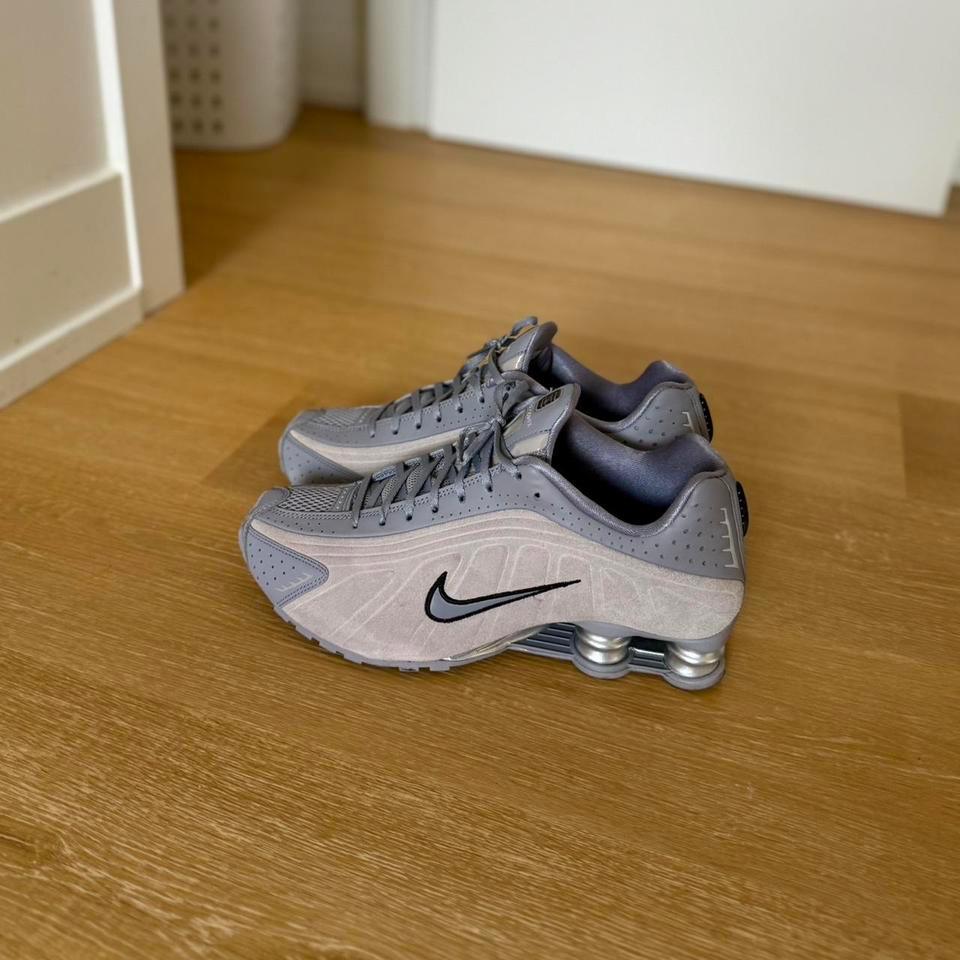 Nike Shox R4 Womens Sneakers 2