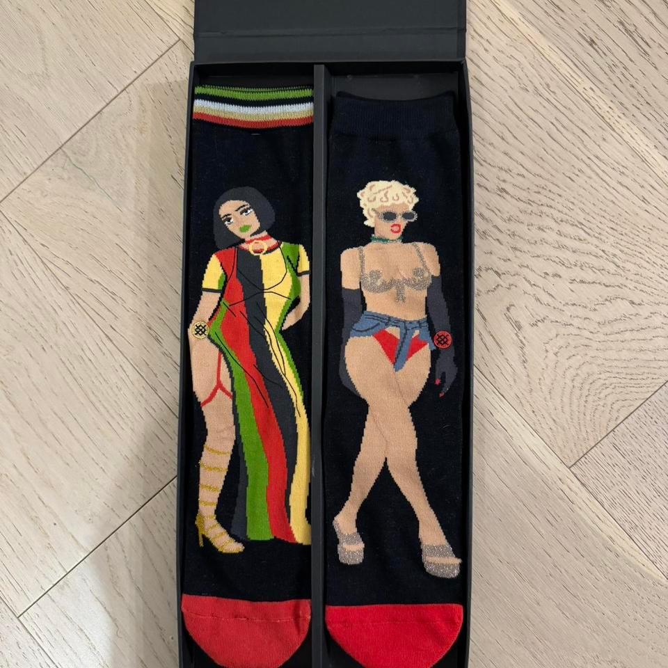 Rare And Collectible Rihanna X E5e1