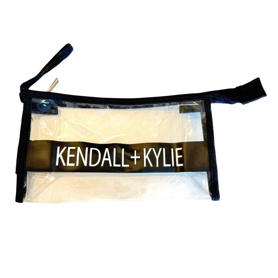 Kendall Kylie Clear Wristlet Cb1b
