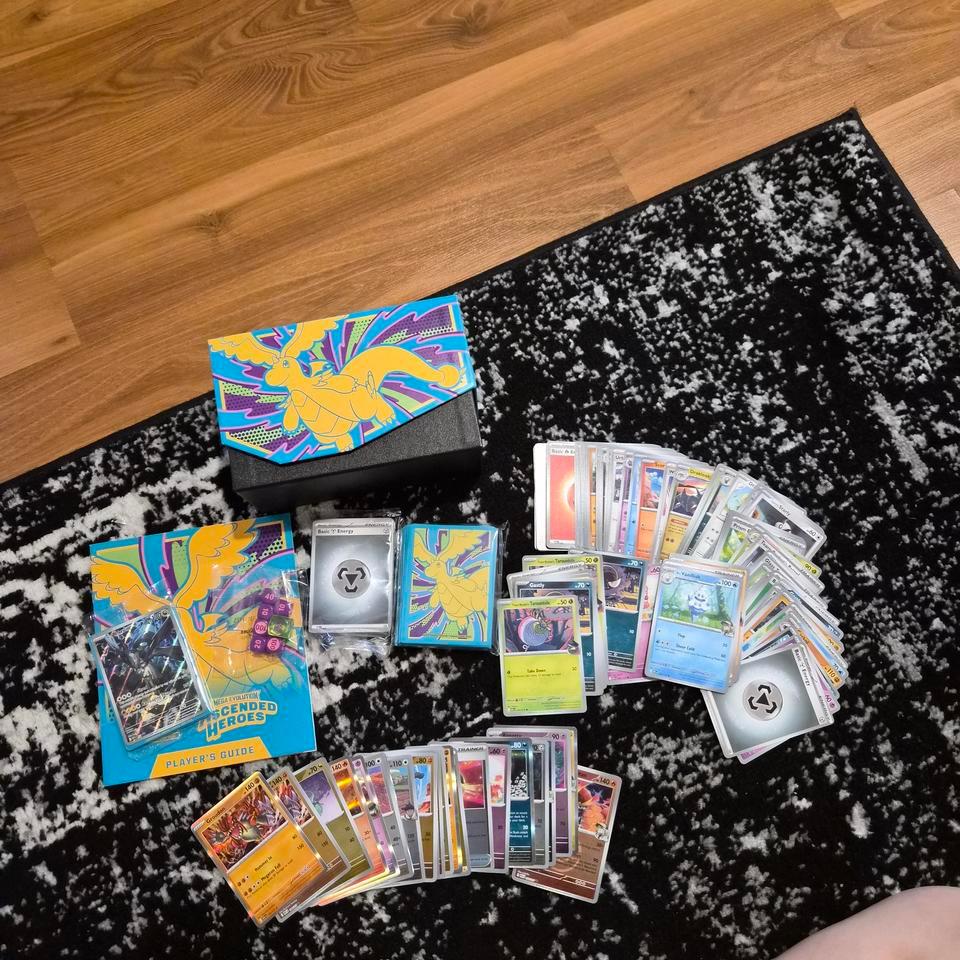 Pokemon Card Collection With 100 509a
