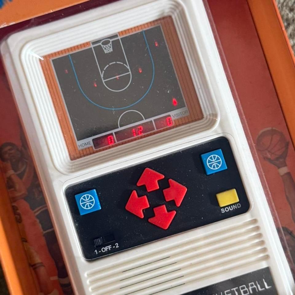 Vintage Electronic Basketball Game Retro B508 2