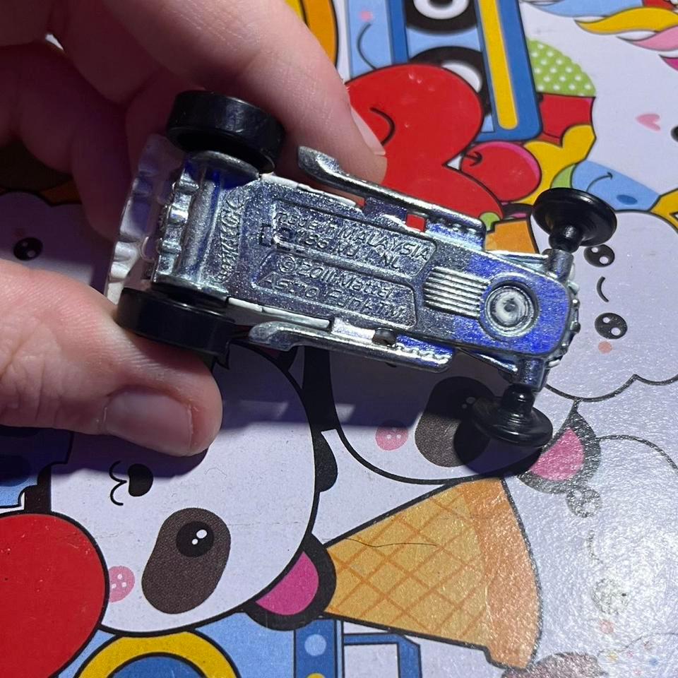 Hot Wheels Astro Funk Diecast 8e9e 3