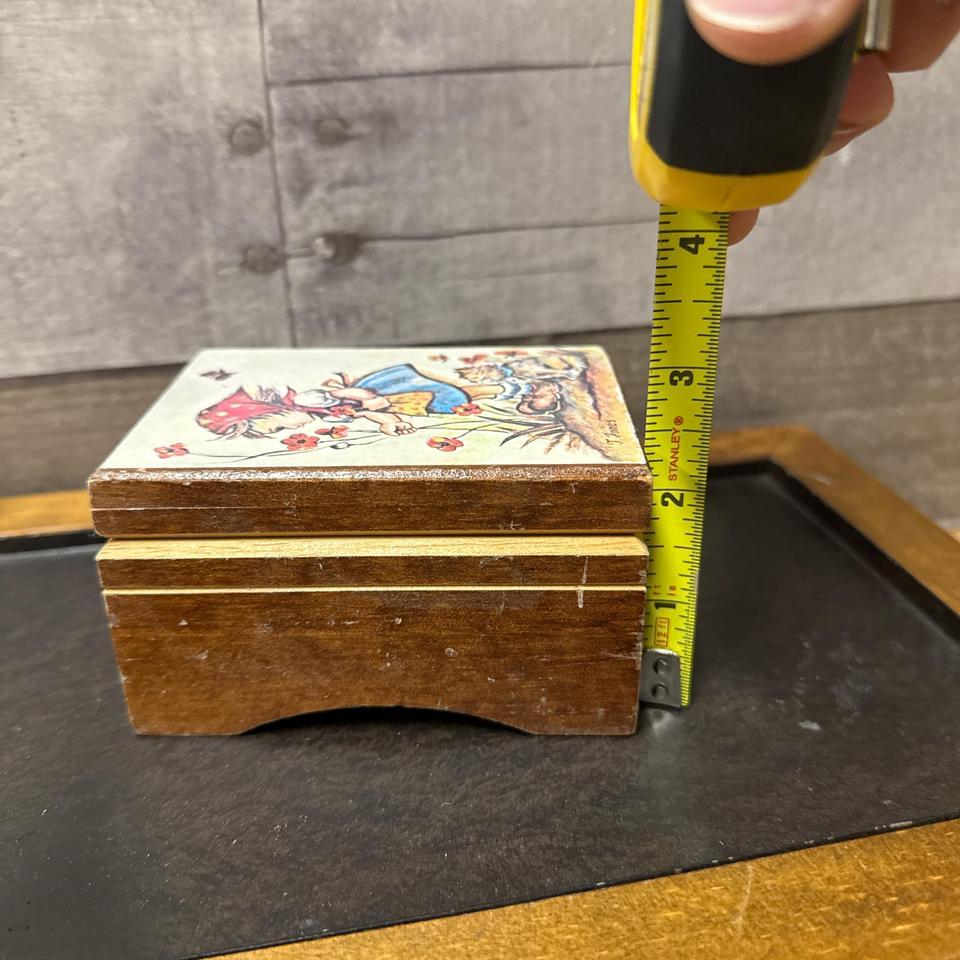 Wooden Music Box With Red 7e5a 5