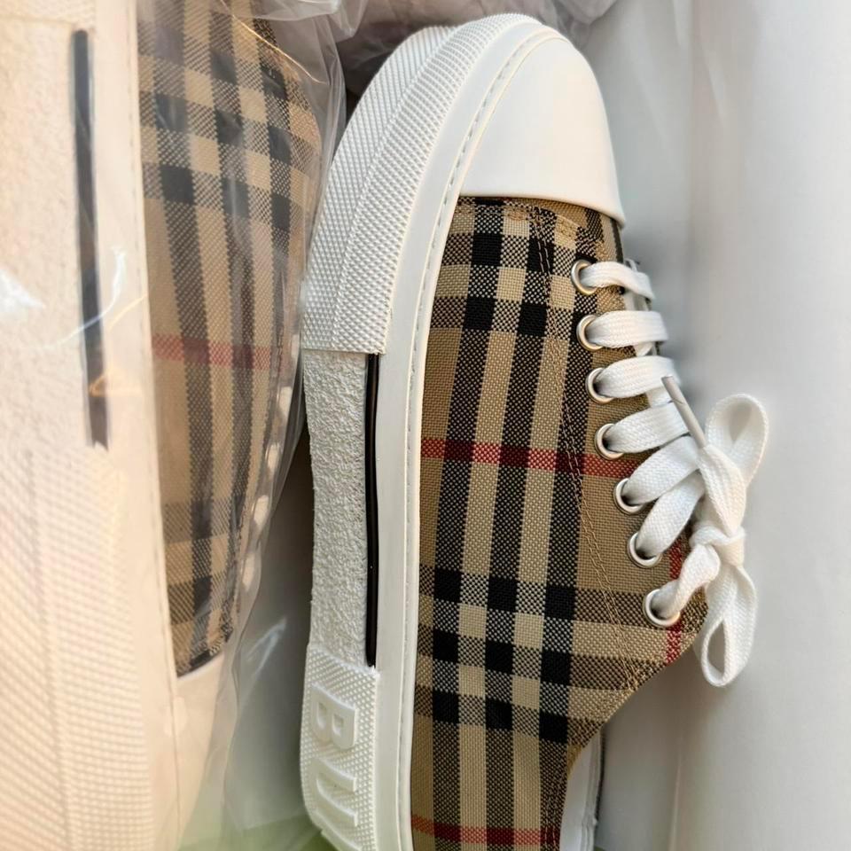 Burberry Shoes Never Worn Burberry 0b6f 2
