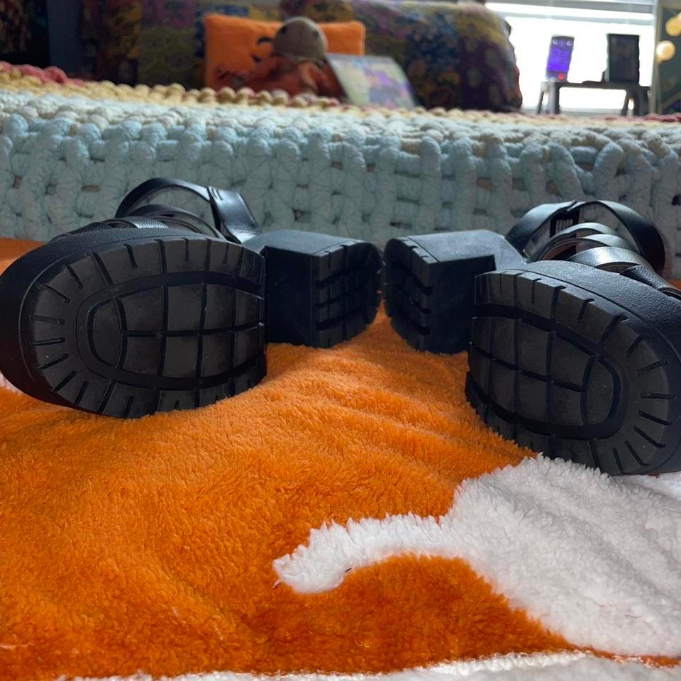 So Brand Size 8 Chunky 6