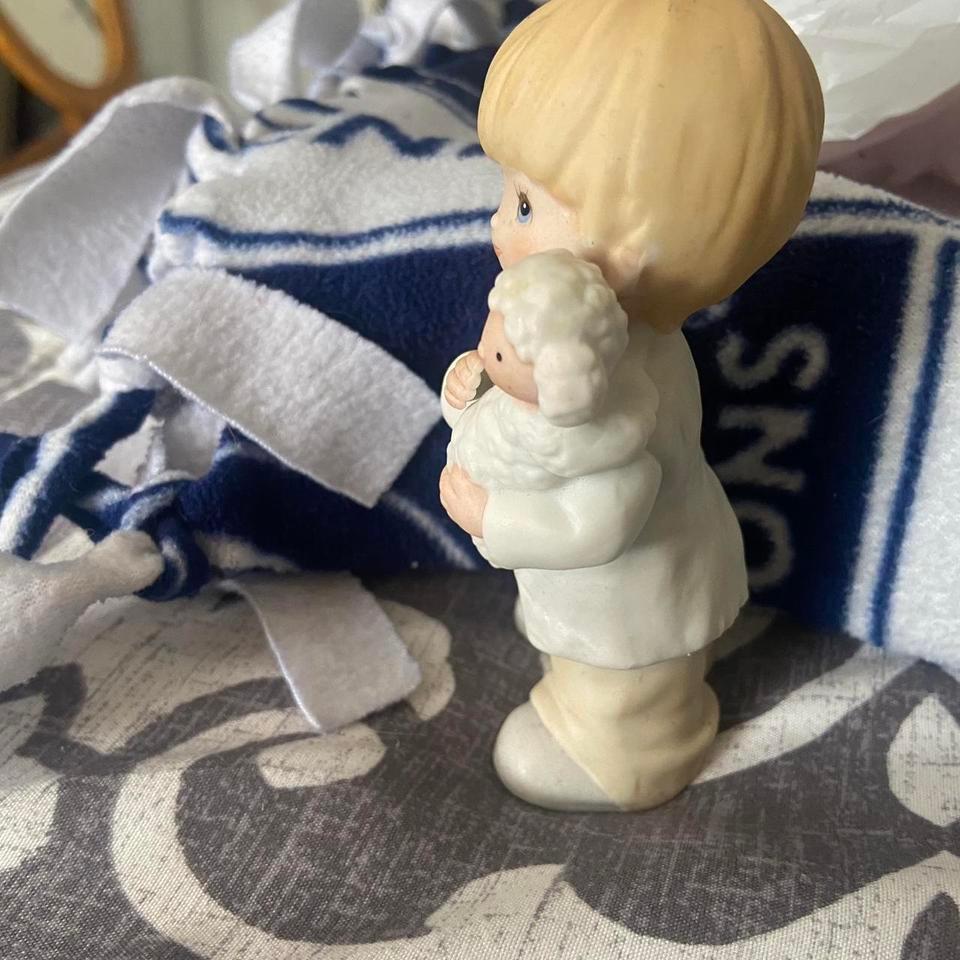Homeco Figurine Boy Holding Lamb 7f18 2