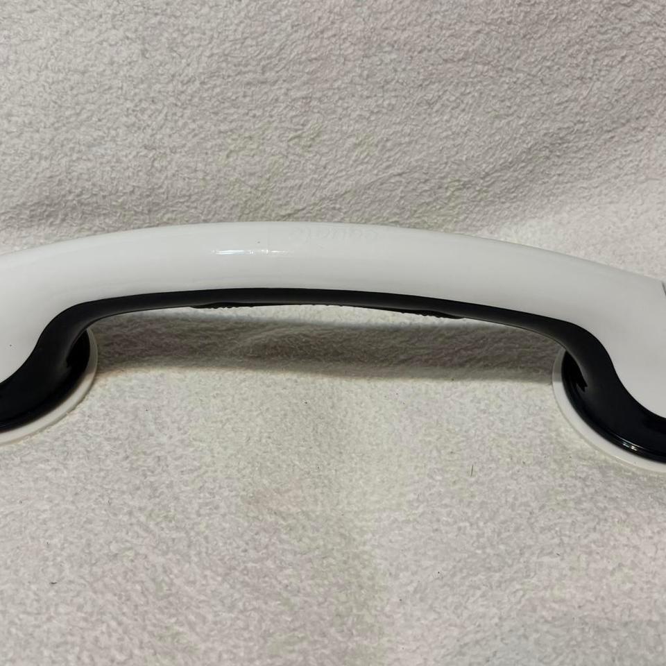 Black White Grip Bar 49f8 3