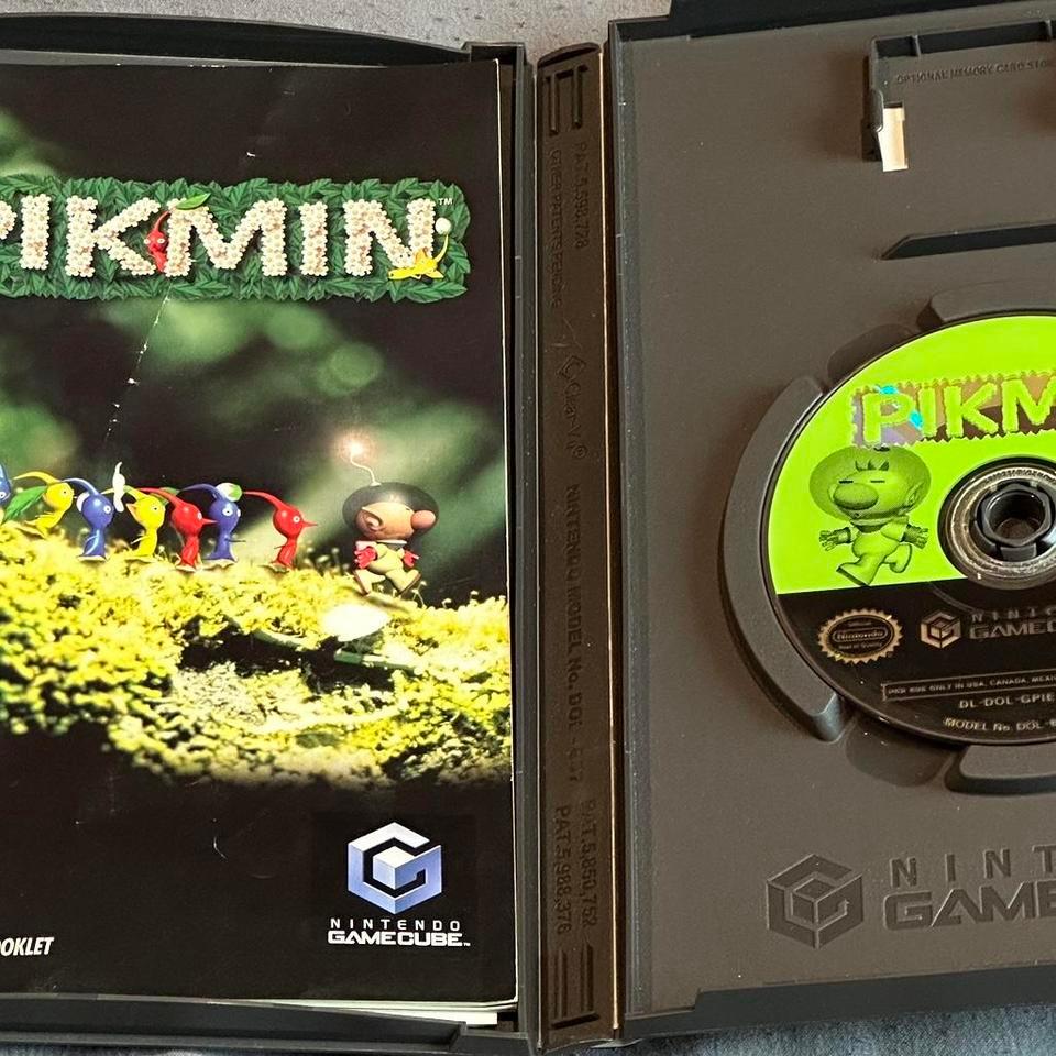 Authentic Pikmin Nintendo Gamecube Game 9816 5