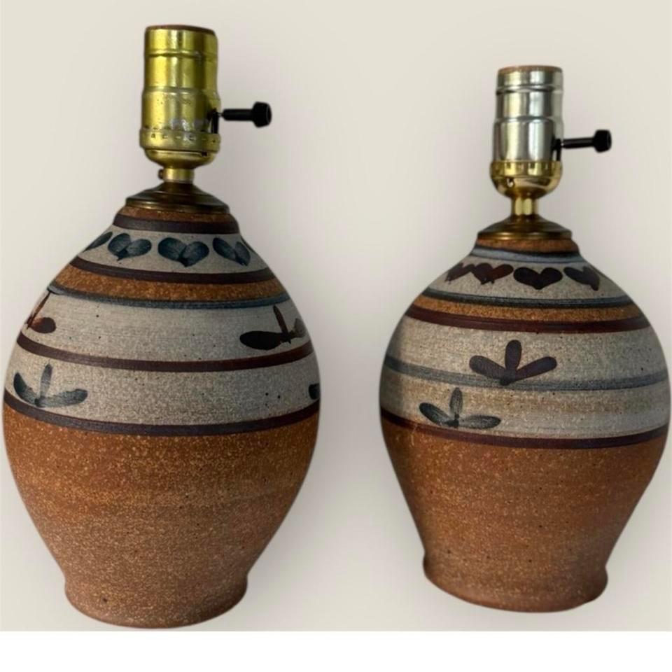 Pair Of Table Lamps With 54ff