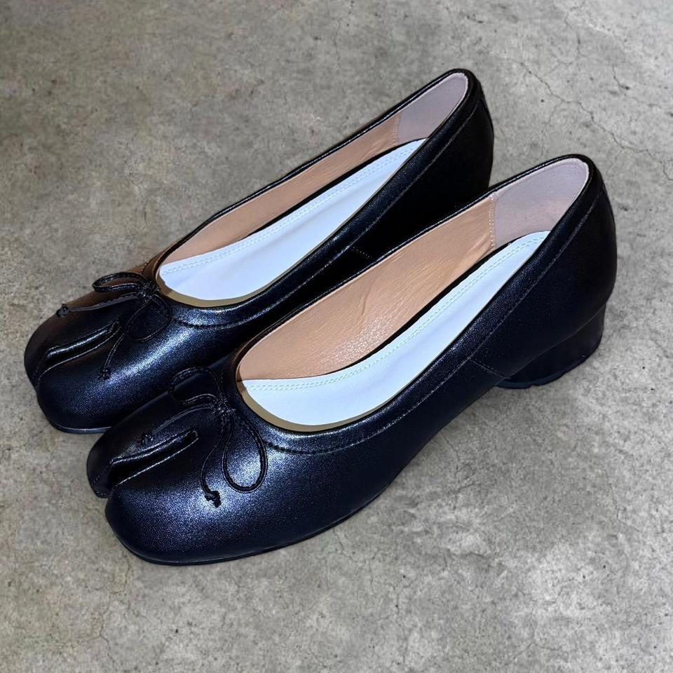 Black Leather Heeled Tabi Ballet 7045 3