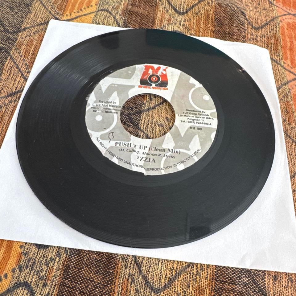 Sizzla Push It Up Dirty 5e42 4