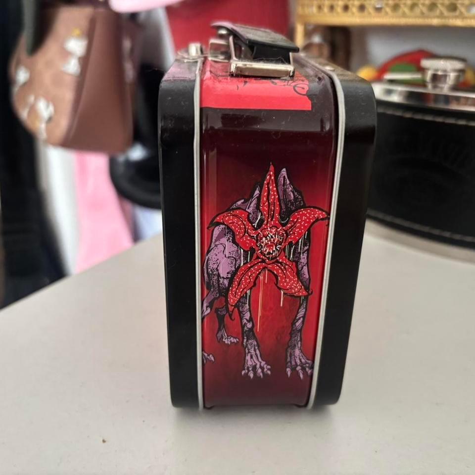 Stranger Things Small Metal Tin C0be 2