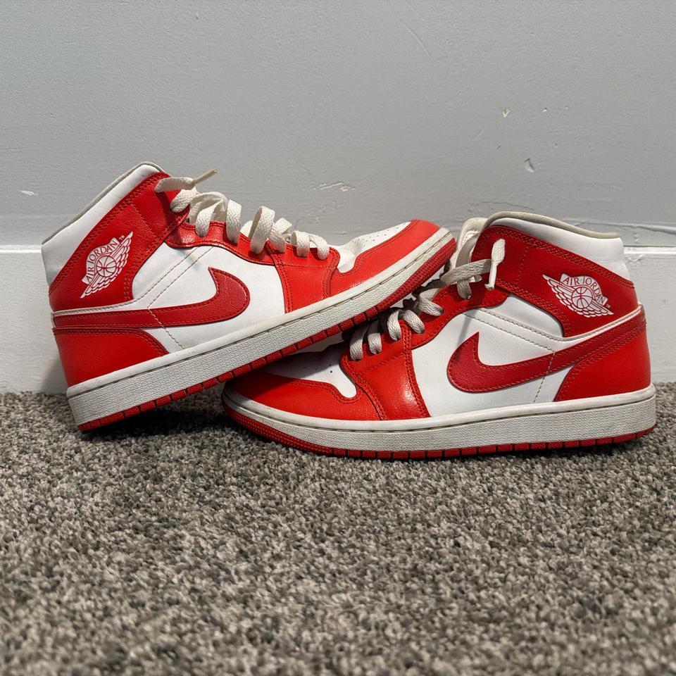 Jordan 1 Mid White And 0b93 2