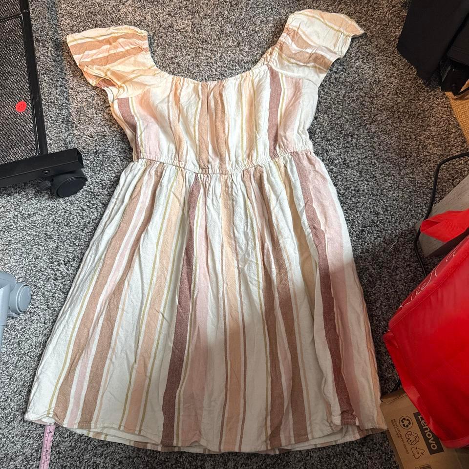 Excellent Condition American Eagle Pink 4b43