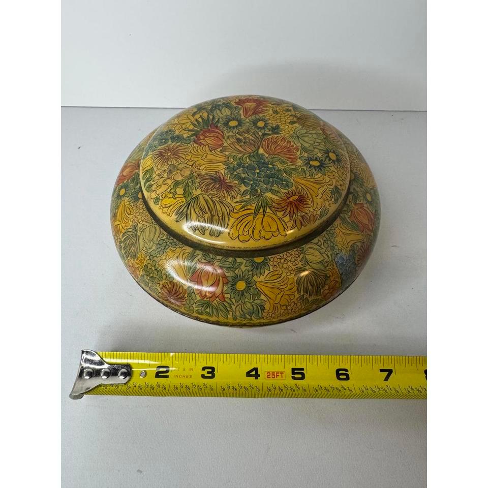 Vintage Floral Decorative Metal Tin 219f
