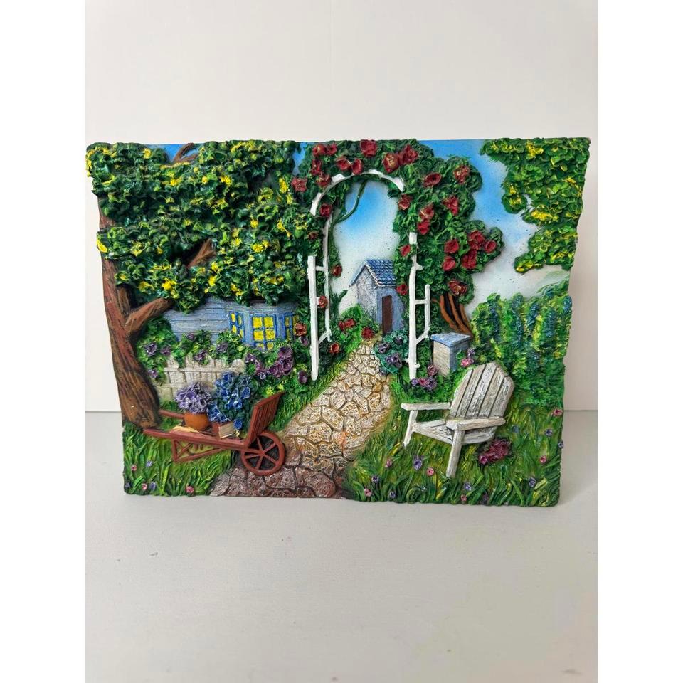 Decorative Garden Scene Wall Plaque 204e