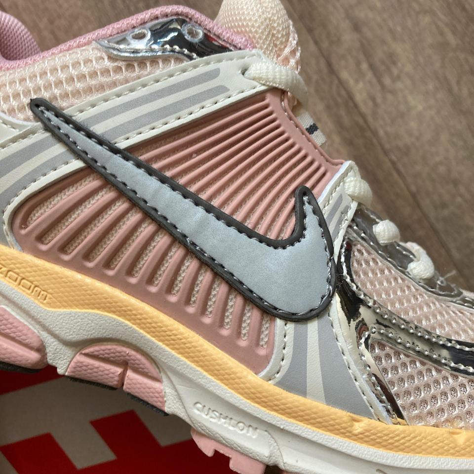 Womens Nike Zoom Vomero 5 9039 6