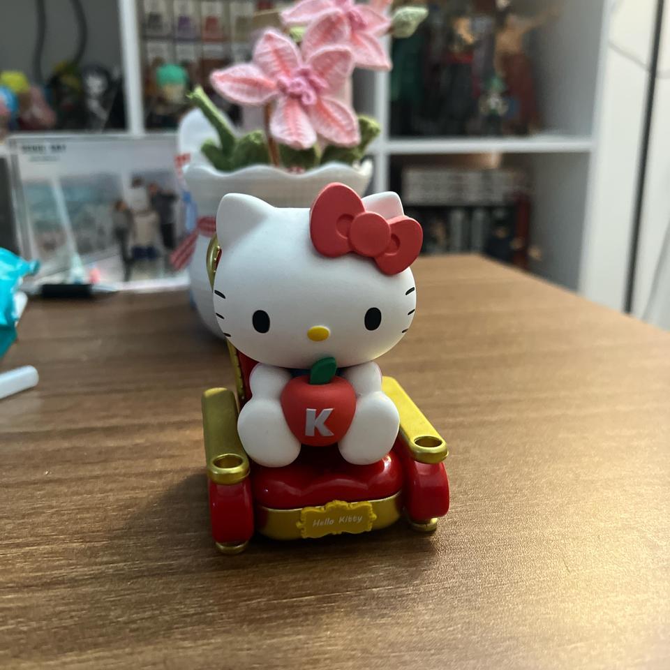 Hello Kitty Red And Gold 1357