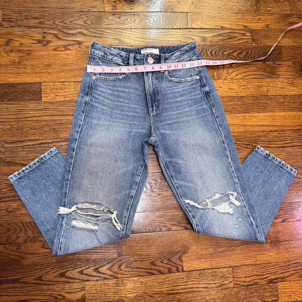Garage Mom Jeans Details 09d6