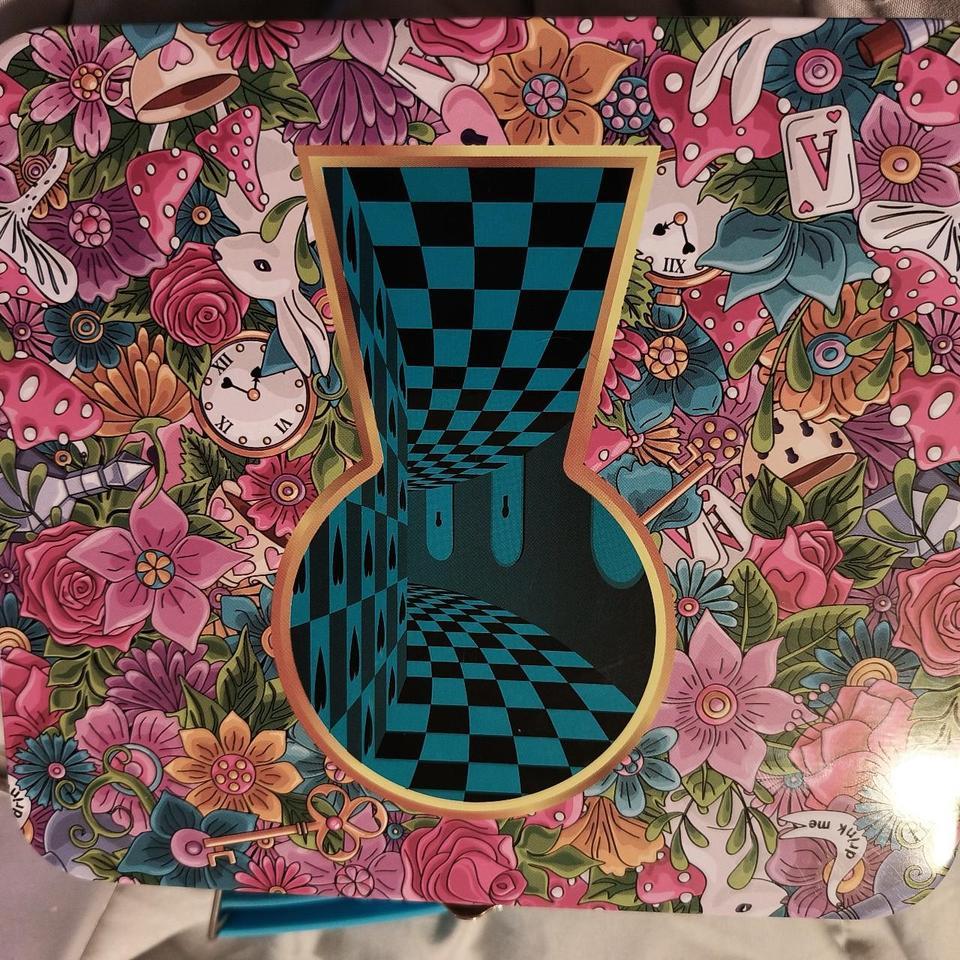 Mystery Alice In Wonderland Themed D5a6