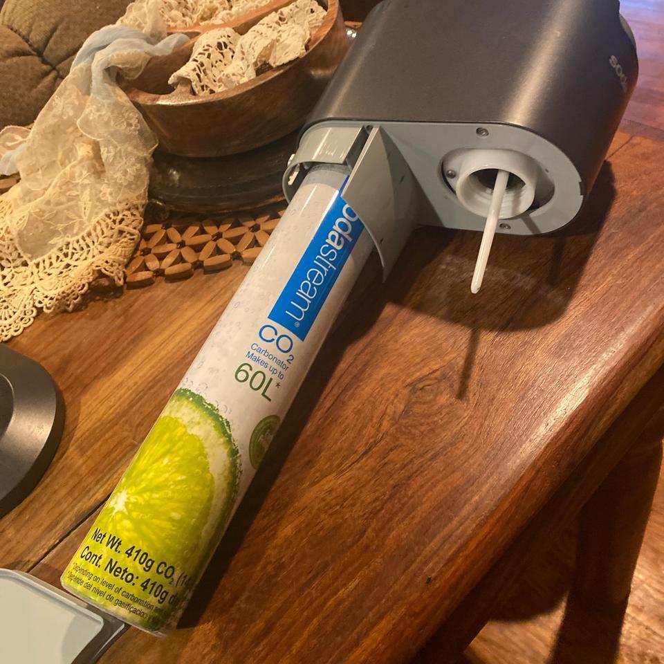 Soda Stream Gray With Cartridge 8ef7 8