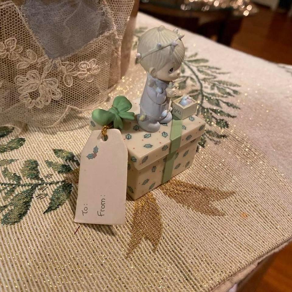 Precious Moments Gift Box Boy 8b02 3