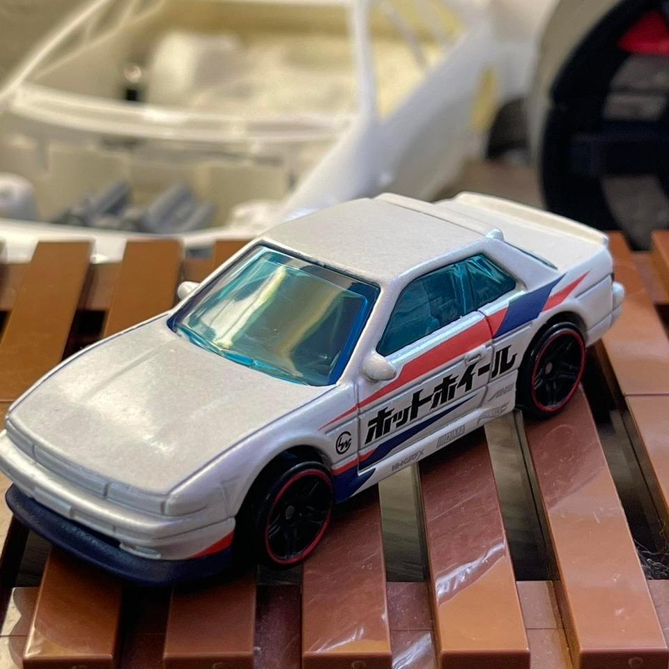 Hot Wheels Nissan Silvia S13 2