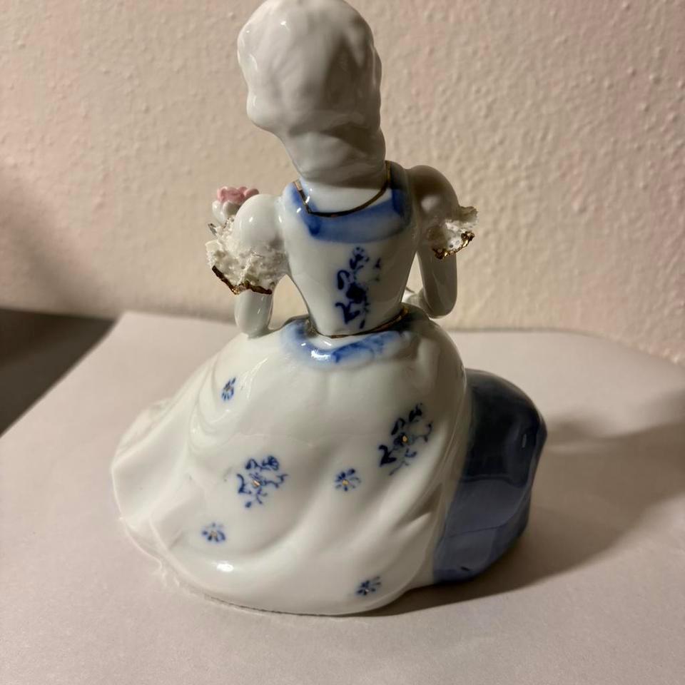 Vintageantique 7porcelain Figurine Of A 5811 3