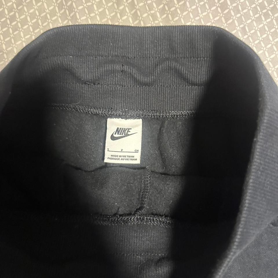 Nike Black Shorts Size S E597 3