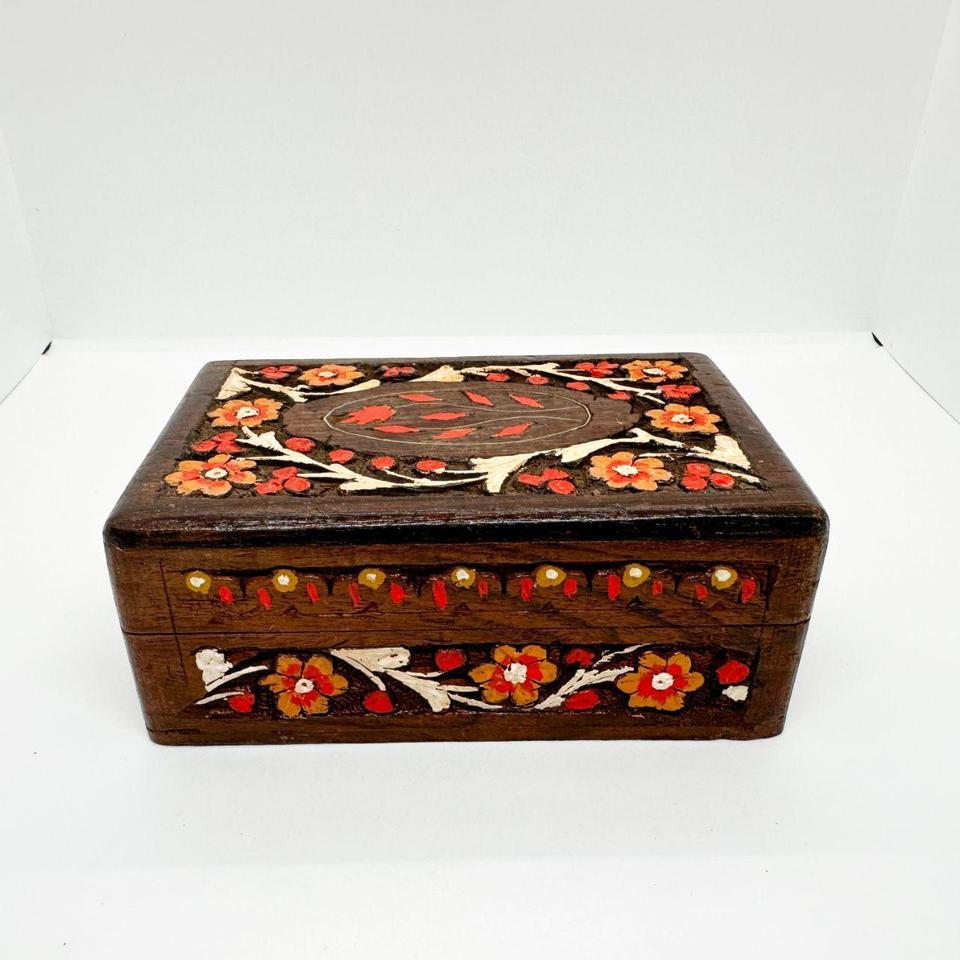 Vintage Cherry Wood Carved Jewelry Fa39 3