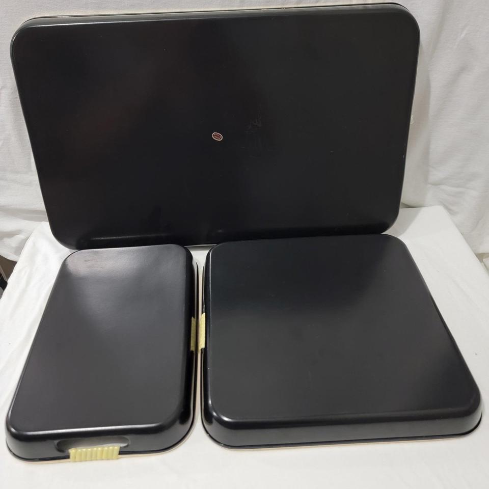 Nested Black Lacquer Ware Serving 2bda 2